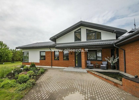 Parduodamas namas Klemiškės II k., Klaipėdos r. sav., 301 m2 ploto, 2 aukštai