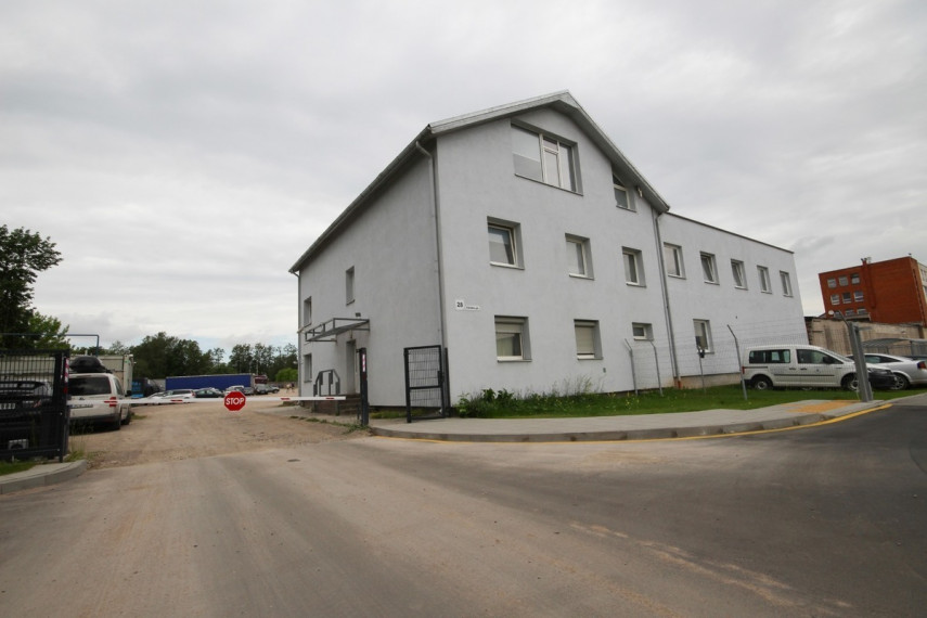 Nuomojamos administracinės, gamybinės, sandėliavimo patalpos Eišiškių pl., Naujininkai, Vilniaus m., Vilniaus m. sav., 12 m2 ploto 6