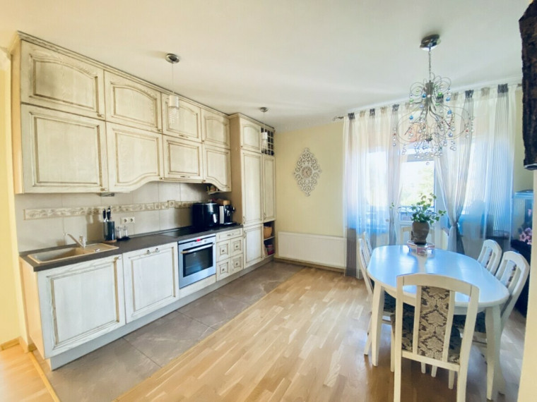 Parduodamas butas Klevų g., Miško, Klaipėdos m., Klaipėdos m. sav., 94 m2 ploto, 4 kambariai 2