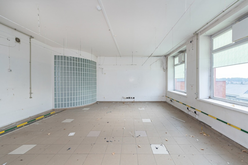 Parduodamos administracinės, paslaugų, prekybos, sandėliavimo patalpos Vytauto g., Prienų m., Prienų r. sav., 751.77 m2 ploto 3