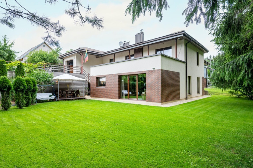 Parduodamas namas Riešės 7-oji g., Grikienių k., Vilniaus r. sav., 230 m2 ploto, 2 aukštai 1