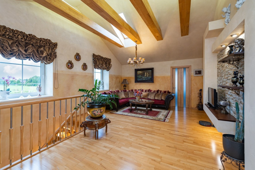 Parduodamas namas Vakaro g., Dainių k., Jurbarko r. sav., 223.96 m2 ploto, 2 aukštai 8