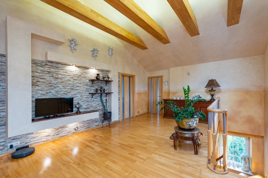 Parduodamas namas Vakaro g., Dainių k., Jurbarko r. sav., 223.96 m2 ploto, 2 aukštai 9