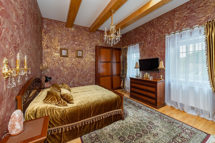 Parduodamas namas Vakaro g., Dainių k., Jurbarko r. sav., 223.96 m2 ploto, 2 aukštai 4