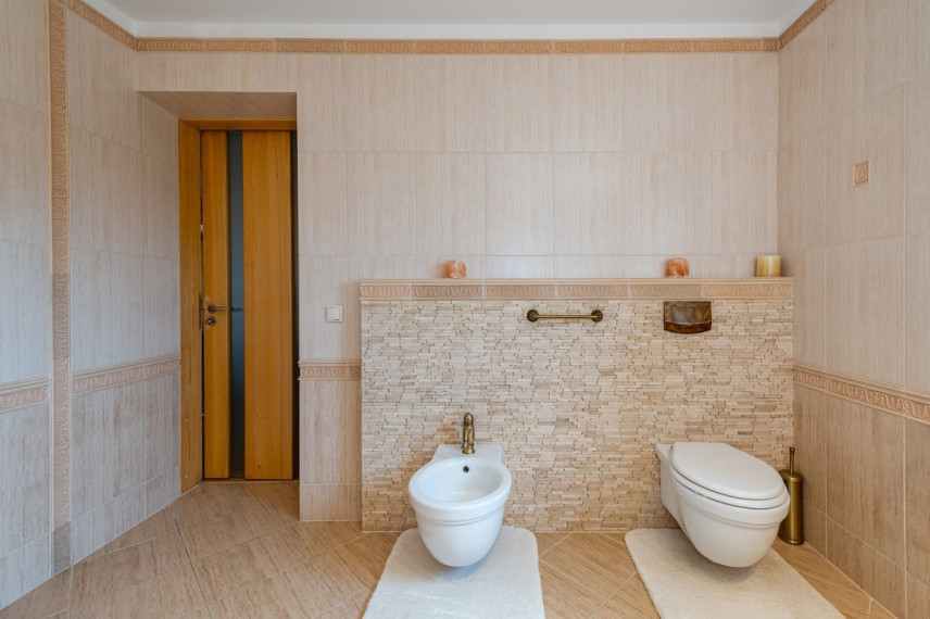 Parduodamas namas Vakaro g., Dainių k., Jurbarko r. sav., 223.96 m2 ploto, 2 aukštai 18