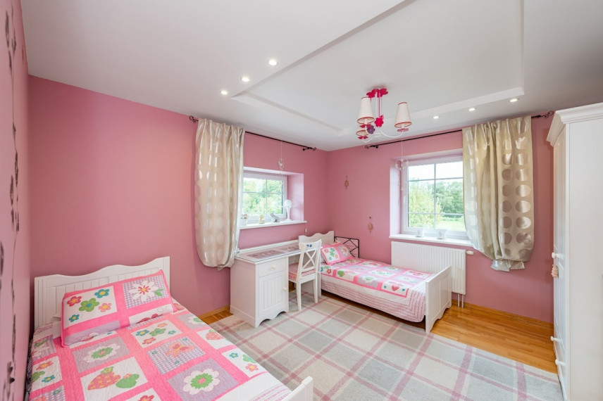 Parduodamas namas Vakaro g., Dainių k., Jurbarko r. sav., 223.96 m2 ploto, 2 aukštai 23