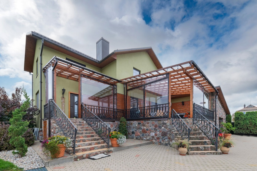 Parduodamas namas Vakaro g., Dainių k., Jurbarko r. sav., 223.96 m2 ploto, 2 aukštai 32
