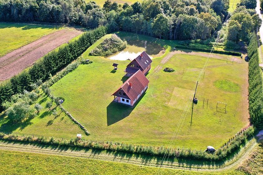 Parduodamas namas Šeimyniškių k., Utenos r. sav., 150.00 m² ploto 2 kambariai 2