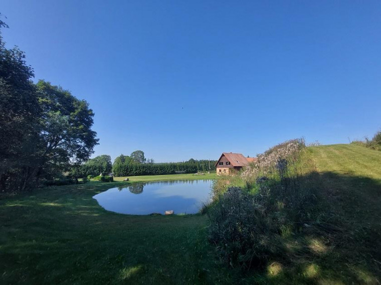 Parduodamas namas Šeimyniškių k., Utenos r. sav., 150.00 m² ploto 2 kambariai 18