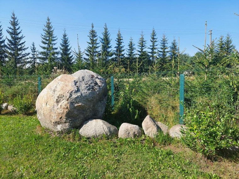 Parduodamas namas Šeimyniškių k., Utenos r. sav., 150.00 m² ploto 2 kambariai 23