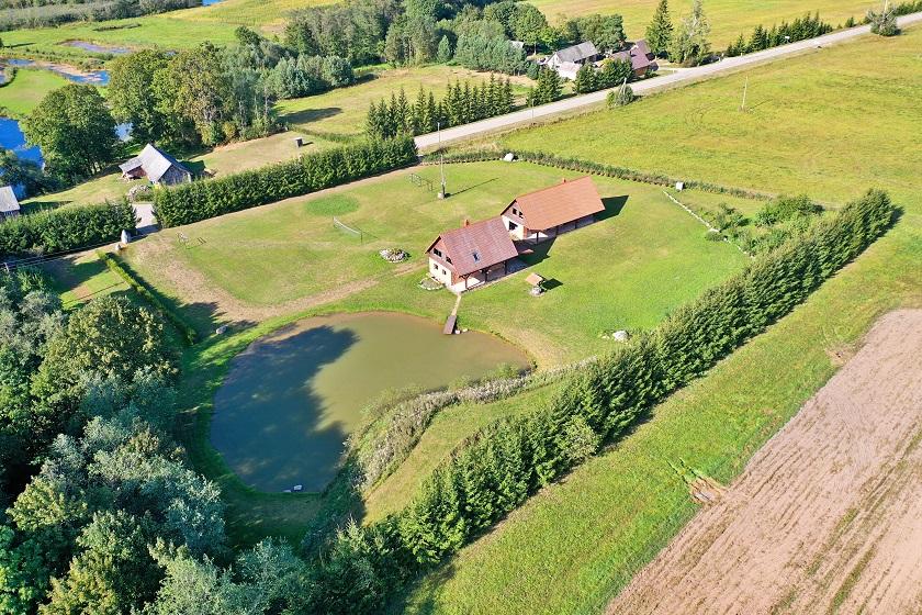 Parduodamas namas Šeimyniškių k., Utenos r. sav., 150.00 m² ploto 2 kambariai 5