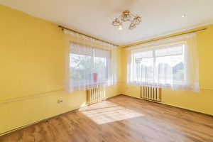 Parduodamas namas Alyvų g., Karklėnų mstl., Kelmės r. sav., 70.40 m² ploto 3 kambariai 4