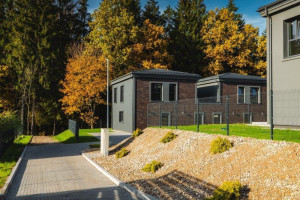 Parduodamas mūrinis 2 aukštų namas Vilniaus r. Arti miesto - tarp Pilaitės ir Zujūnų. 1