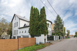 Parduodamas namas Šermuonėlių g., Žaliakalnis, Kauno m., Kauno m. sav., 436.69 m2 ploto, 2 aukštai 2