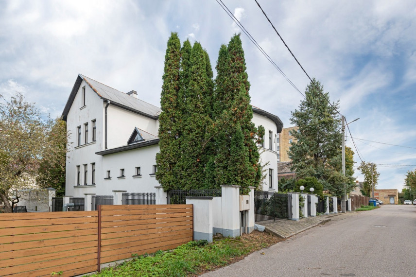 Parduodamas namas Šermuonėlių g., Žaliakalnis, Kauno m., Kauno m. sav., 436.69 m2 ploto, 2 aukštai 2