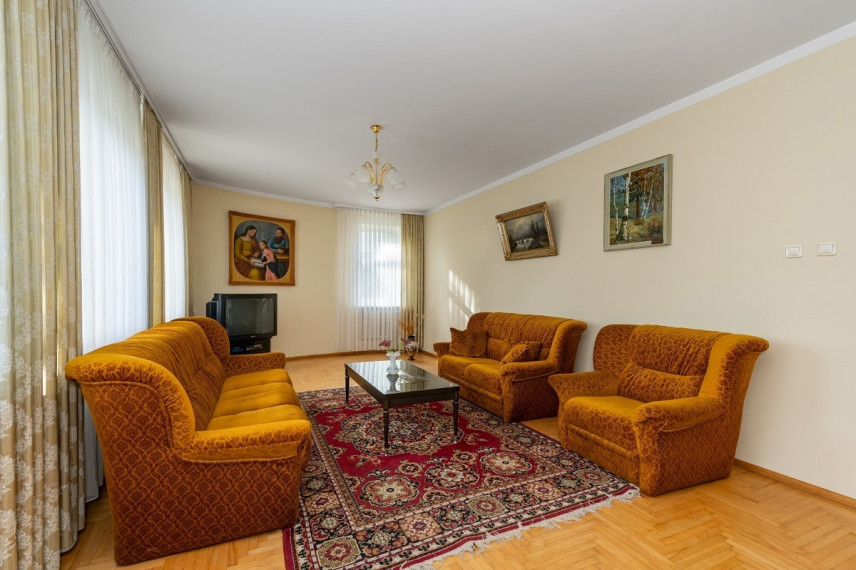 Parduodamas namas Šermuonėlių g., Žaliakalnis, Kauno m., Kauno m. sav., 436.69 m2 ploto, 2 aukštai 3