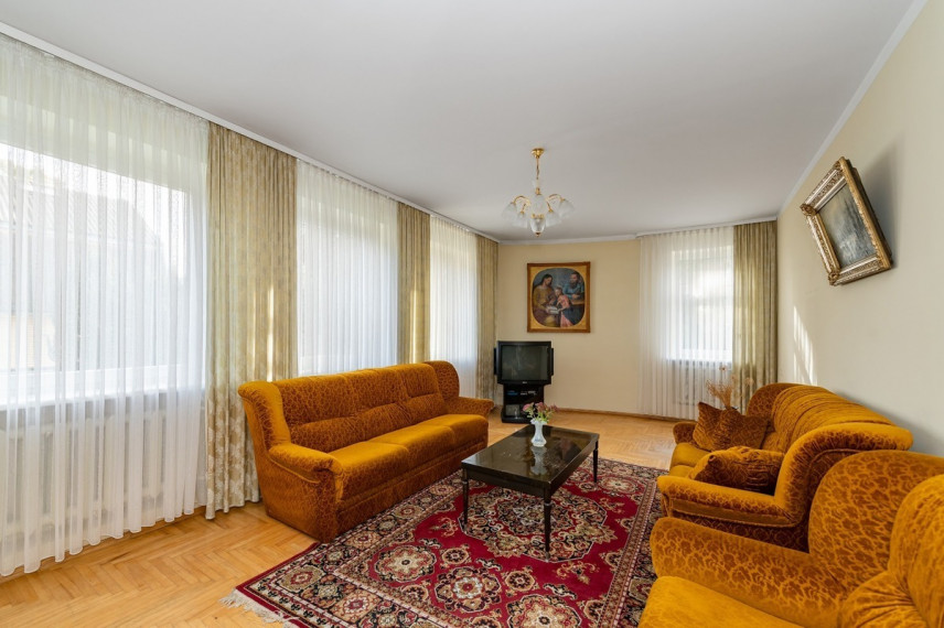 Parduodamas namas Šermuonėlių g., Žaliakalnis, Kauno m., Kauno m. sav., 436.69 m2 ploto, 2 aukštai 4