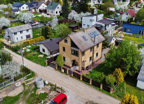 Parduodamas namas Pupojų Sodų 4-oji g., Antakalnis, Vilniaus m., Vilniaus m. sav., 220 m2 ploto, 3 aukštai