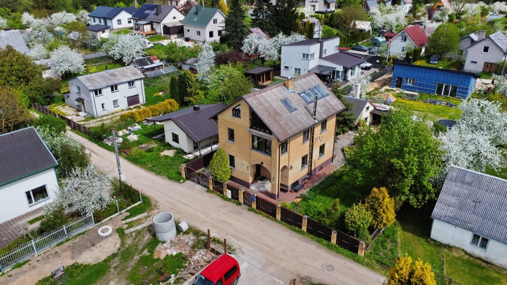 Parduodamas namas Pupojų Sodų 4-oji g., Antakalnis, Vilniaus m., Vilniaus m. sav., 220 m2 ploto, 3 aukštai 1