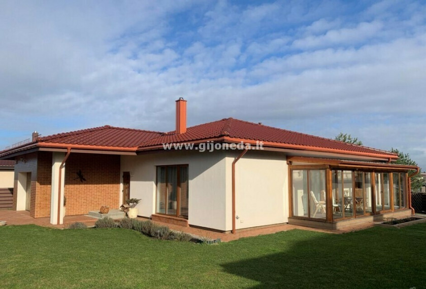 Parduodamas namas Slengių k., Klaipėdos r. sav., 163 m2 ploto, 1 aukštai 1