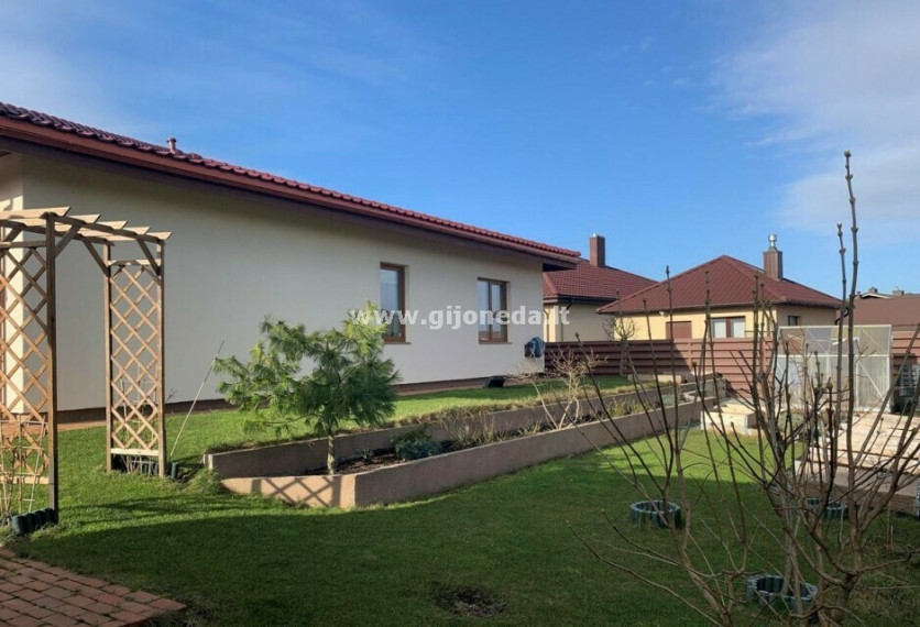 Parduodamas namas Slengių k., Klaipėdos r. sav., 163 m2 ploto, 1 aukštai 2