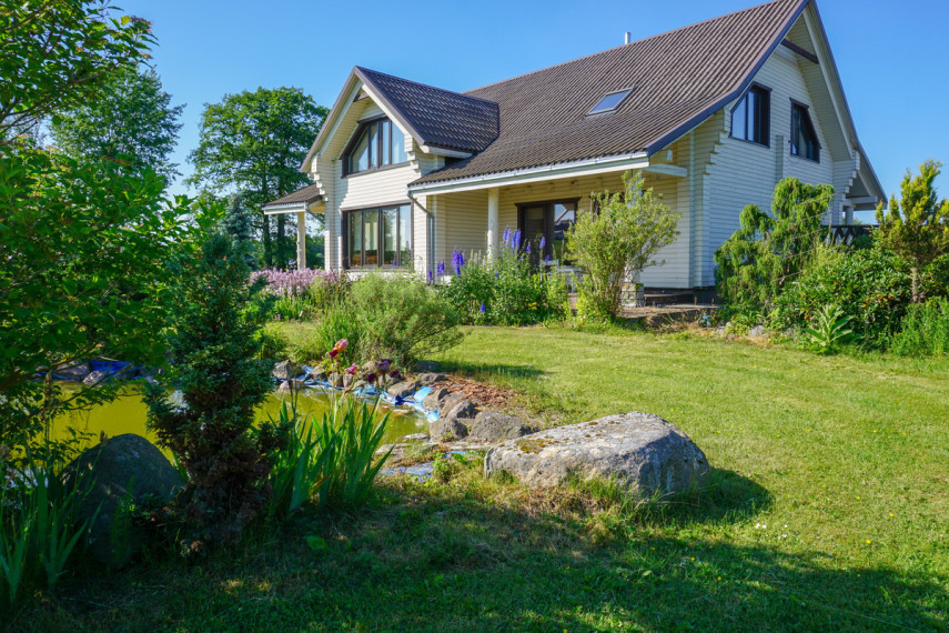 Parduodamas namas Parko g., Maneikių k., Kelmės r. sav., 220.67 m2 ploto, 1 aukštai 1