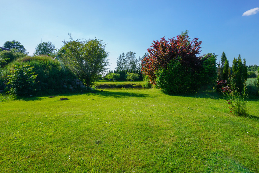 Parduodamas namas Parko g., Maneikių k., Kelmės r. sav., 220.67 m2 ploto, 1 aukštai 6