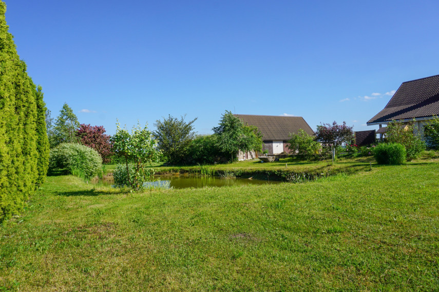 Parduodamas namas Parko g., Maneikių k., Kelmės r. sav., 220.67 m2 ploto, 1 aukštai 22