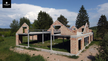 PARDUODAMAS NEBAIGTAS STATYTI VIEŠBUTIS TRAKUOSE 1