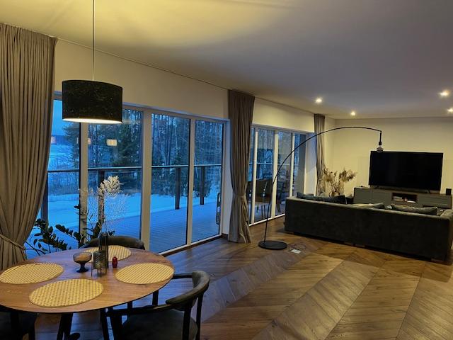 Parduodamas namas Siesarties g., Juočių k., Molėtų r. sav., 330 m2 ploto 27