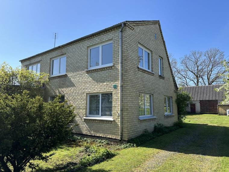 Parduodamas namas Gėlių g., Stungių k., Joniškio r. sav., 201.00 m² ploto 5 kambariai 1