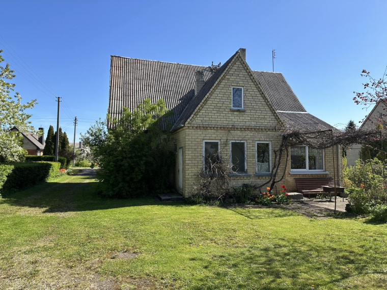 Parduodamas namas Gėlių g., Stungių k., Joniškio r. sav., 201.00 m² ploto 5 kambariai 3