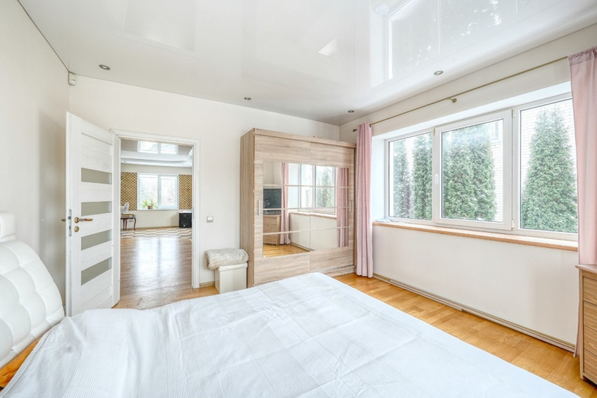 Parduodamas namas Smilgų g., Ukmergės m., Ukmergės r. sav., 321.8 m2 ploto, 2 aukštai 18