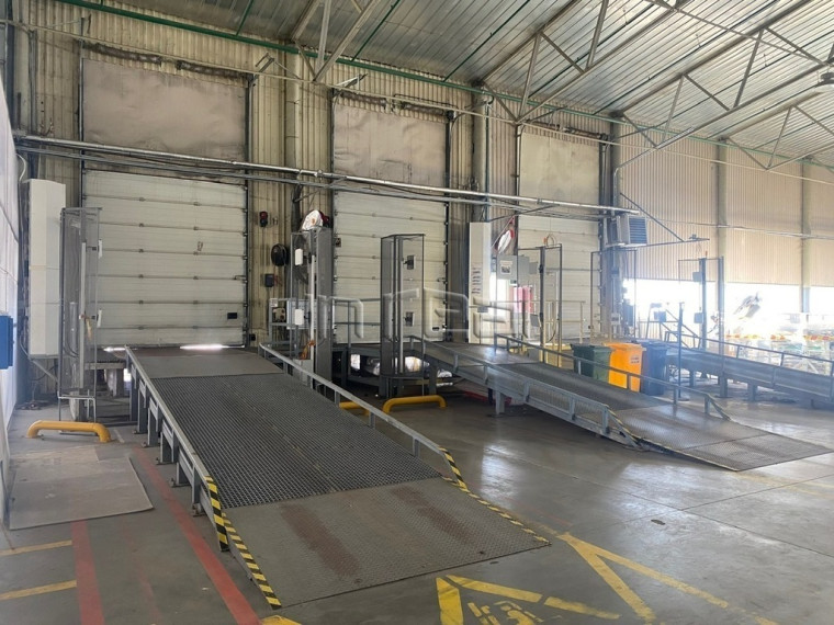 PARDUODAMAS PRAMONĖS IR SANDĖLIAVIMO KOMPLEKSAS SAKŪTĖLIŲ K. ŠILUTĖS RAJONE 16411 kv.m PLOTO 14