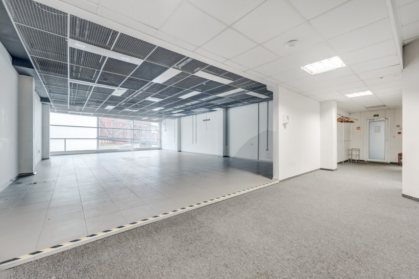 Nuomojamos administracinės, paslaugų, prekybos, sandėliavimo patalpos Ukmergės g., Šeškinė, Vilniaus m., Vilniaus m. sav., 345.42 m2 ploto 1