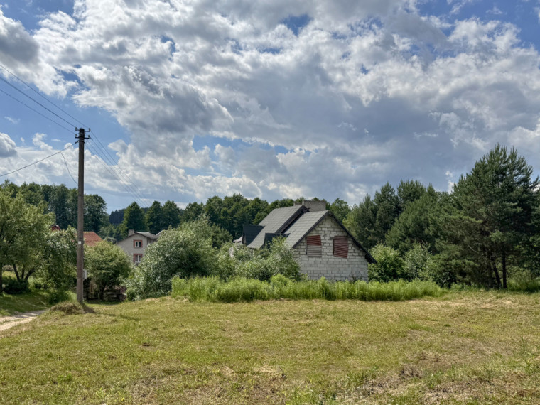 Parduodamas nebaigtas statyti mūrinis namas Trakų r., Gratiškių k., prie Gilušio ežero 14