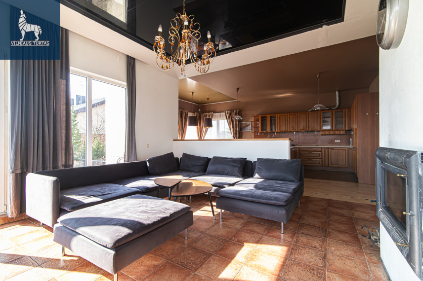 Parduodamas namas Kaštonų g., Nemėžio k., Vilniaus r. sav., 235 m2 ploto, 2 aukštai 3