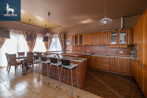 Parduodamas namas Kaštonų g., Nemėžio k., Vilniaus r. sav., 235 m2 ploto, 2 aukštai 4
