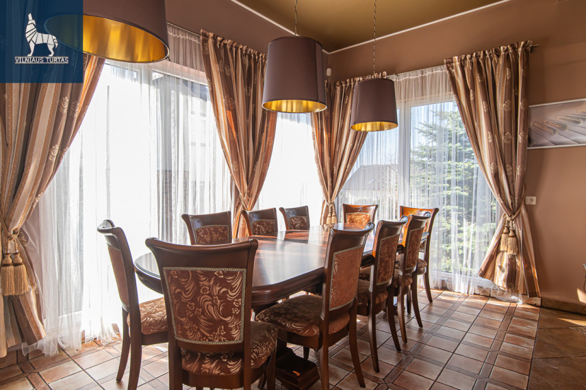 Parduodamas namas Kaštonų g., Nemėžio k., Vilniaus r. sav., 235 m2 ploto, 2 aukštai 5