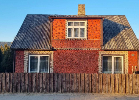 Parduodamas namas Nepriklausomybės g., Papilės mstl., Akmenės r. sav., 76.76 m² ploto 2 kambariai