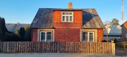 Parduodamas namas Nepriklausomybės g., Papilės mstl., Akmenės r. sav., 76.76 m² ploto 2 kambariai 1