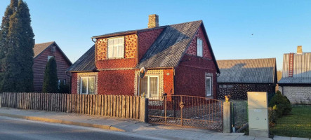 Parduodamas namas Nepriklausomybės g., Papilės mstl., Akmenės r. sav., 76.76 m² ploto 2 kambariai 2