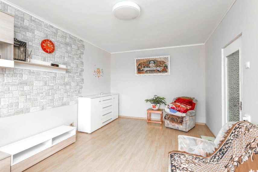 Parduodamas butas Jono Pauliaus II g., Eišiškių m., Šalčininkų r. sav., 55 m2 ploto, 2 kambariai 1