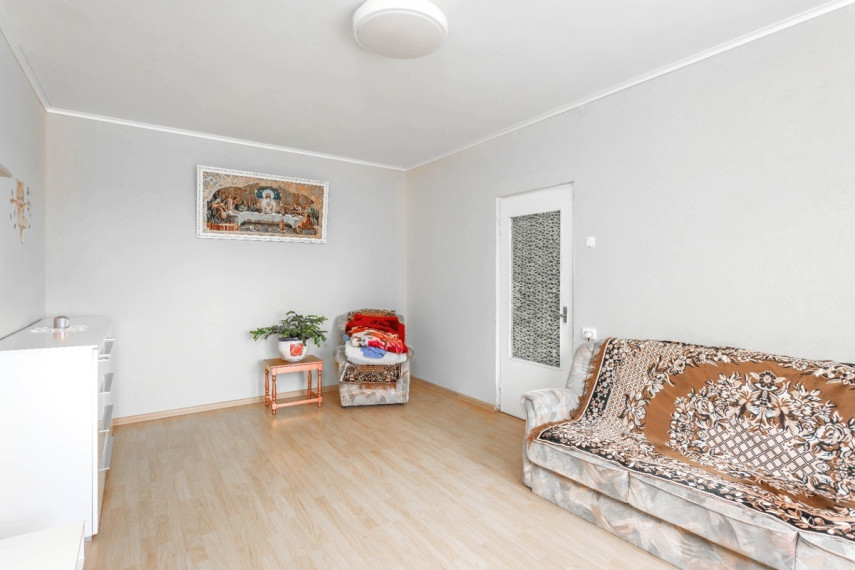 Parduodamas butas Jono Pauliaus II g., Eišiškių m., Šalčininkų r. sav., 55 m2 ploto, 2 kambariai 4