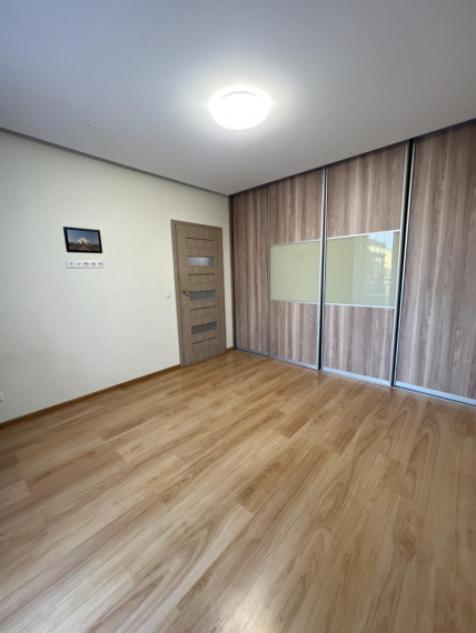 Parduodamas butas Burbiškės, Vilniaus m., Vilniaus m. sav., 87.00 m² ploto 4 kambariai 1