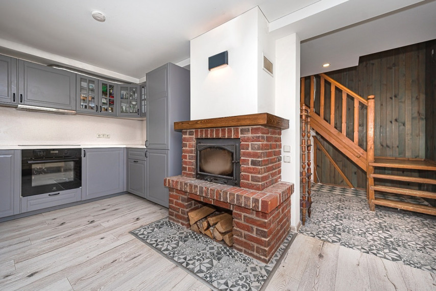 Parduodamas namas Ąžuolynės 2-oji g., Ąžuolinės k., Vilniaus r. sav., 184 m2 ploto, 2 aukštai 9