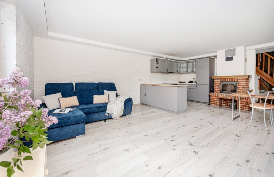 Parduodamas namas Ąžuolynės 2-oji g., Ąžuolinės k., Vilniaus r. sav., 184 m2 ploto, 2 aukštai 3