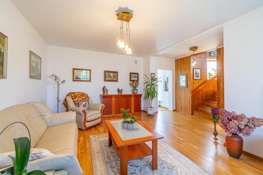 Parduodamas namas Juodkrantės g., Vilijampolė, Kauno m., Kauno m. sav., 200 m2 ploto, 2 aukštai 1