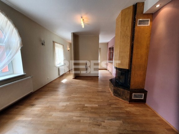 Nuomojamas butas Centras, Šiaulių m., Šiaulių m. sav., 145.47 m2 ploto, 6 kambariai 2