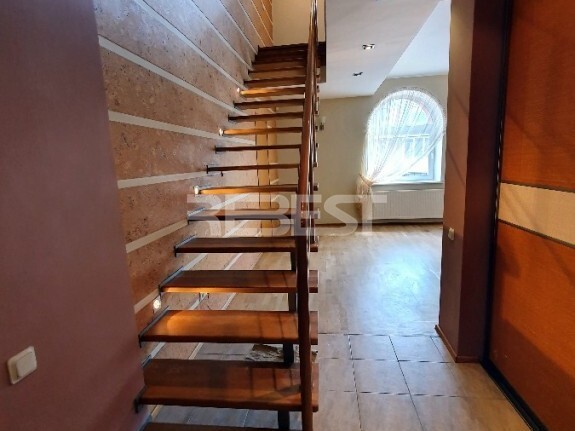 Nuomojamas butas Centras, Šiaulių m., Šiaulių m. sav., 145.47 m2 ploto, 6 kambariai 4
